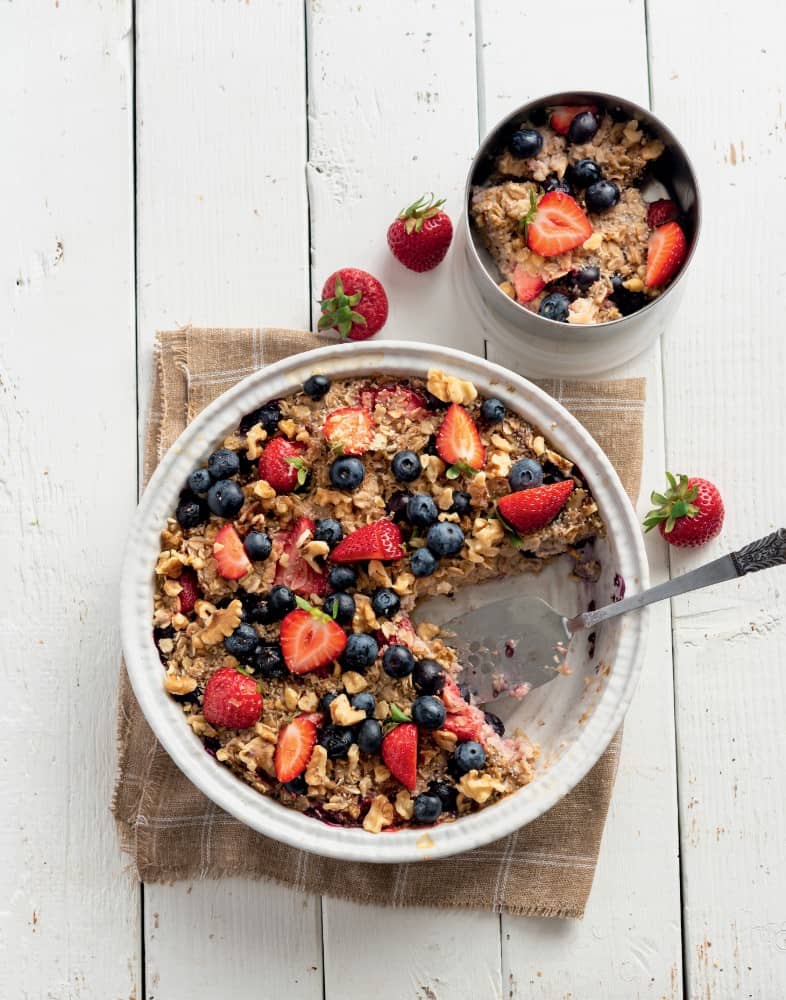 Baked Oatmeal with Berries | Easy Vegan Breakfast