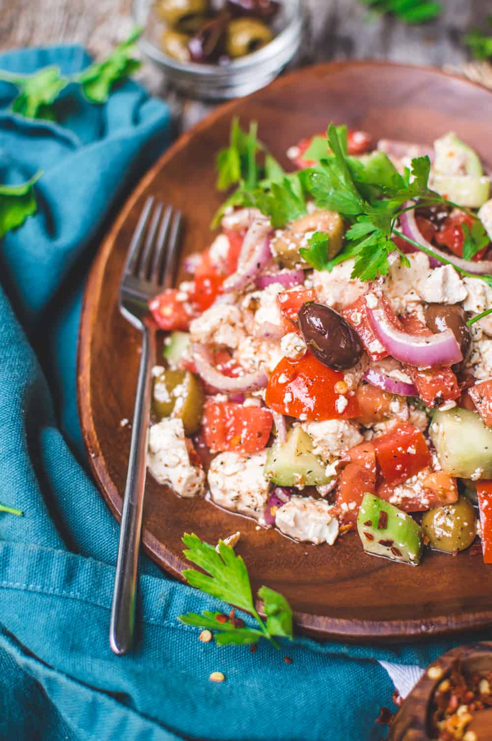 Vegan Greek Salad with Mediterranean Tofu | World of Vegan | #greek #salad #feta #tofu #marinated #mediterranean #worldofvegan