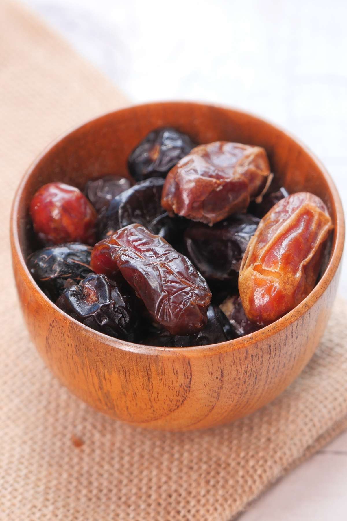 A bowl of dates.