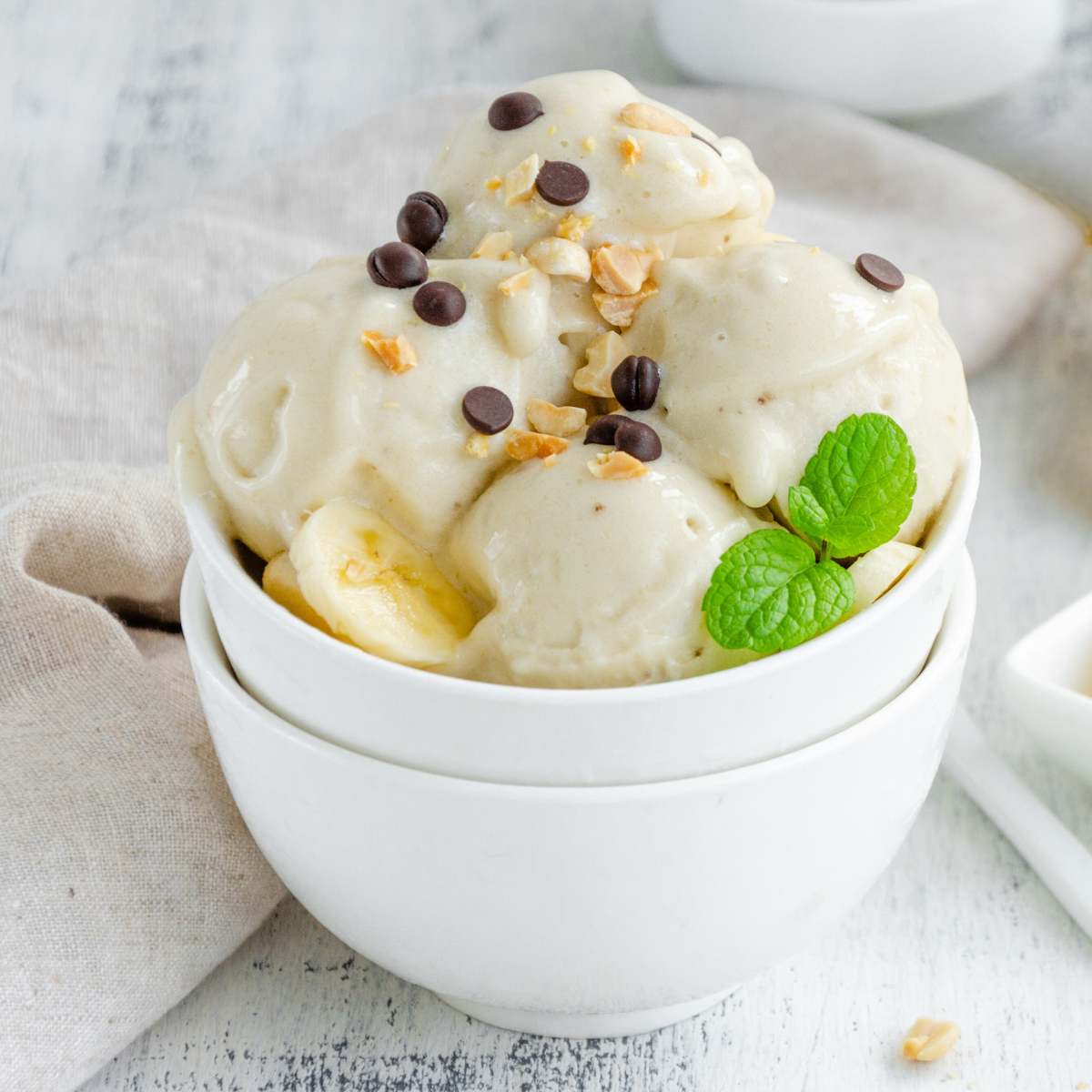 Vegan Gelato Guide (Best Brands + Easy Recipe)